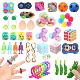 Decompression Toy 10 100pcs Random Fidget Toys Gifts Pack Surprise Box 300 Different Set Antistress Relief for Children Adults 230802