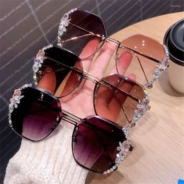 Sunglasses Fashion Shiny Rhinestone Rimless Sun Glasses Brand Designer Eyewear Retro Cutting Lens Gradient Shades UV400