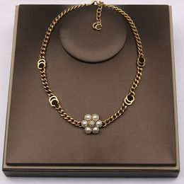 20 -styl luksusowy marka marki podwójnie litera Naszyjniki łańcuch złota platowana w zawieszek perłowych Sweter Newklace for Women Wedding Jewerlry