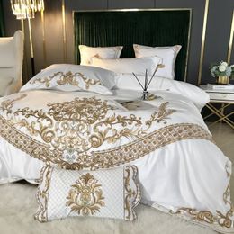 Bedding sets Luxury White 60S Satin Cotton Royal Gold Embroidery 4 5Pcs Set Soft Smooth Duvet Cover Bed Sheet Pillowcases 230802