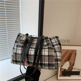 Shoulder Bags Woolen popular foreign style handbag women's bag Bags 2023 Autumn and Winter New Style Simple and Large Capacity Bag Fashion Bagstylishhandbagsstore