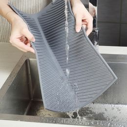 Mats Pads Drain Mat Kitchen Silicone Dish Drainer Large Sink Drying Worktop Organiser for Dishes Heat Resistant Tableware 230804