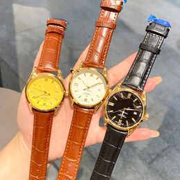 Luxury Mens Watches Automatic Movement Business Wristwatch Leather Strap Original Claps Lifestyle Waterproof Luminous Designer Watch Casual Montre De Luxe