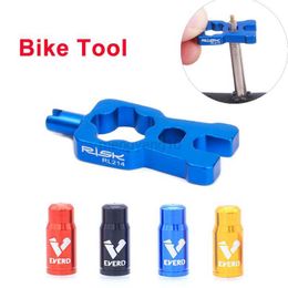 Tools RISK 4 in 1 Bike Valve Core Wrench With 2 Presta Valve caps set Road Bicycle Valve Installation Removal Portable Repair Tool HKD230804