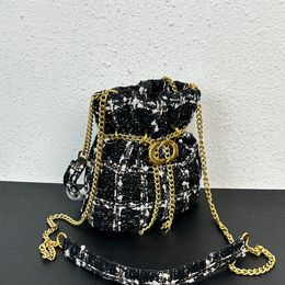 Italy Womens Tweed Drawstring Mini Bucket Bags With Tassel Golden Metal Hardware Matelasse Chain Crossbody Shoulder Designer Handbags Lucky Outdoor Pochette 18CM