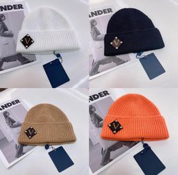 Fashionable Designer Brand Leather Letter Printing Skull Caps Luxury Unisex Autumn Winter Pure Cotton Candy Colour Beanie Outdoors Keep Warm Wool Knitted Hat