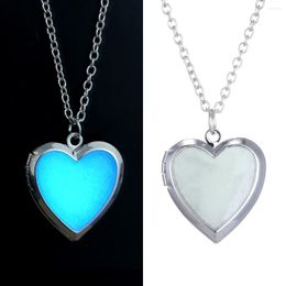 Pendant Necklaces The European And American Fashion Punk Style Love Peach Heart Box Necklace Fluorescent Chain Jewelry Wholesale