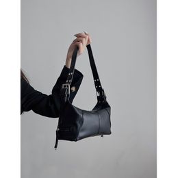 Evening Bags Underarm Bag Retro European and American Sweet Cool Style Handbag Small Design High Quality Womens Ba 230803