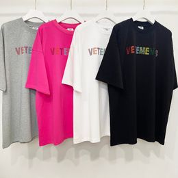 Men's T-Shirts High Quality Multicolor Diamond Vetements Fashion T-shirt Men 1 1 Tee Back Collar Text Embroidered Women Shirts VTM 230803