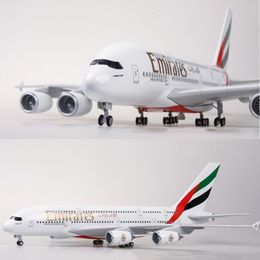 Aircraft Modle 1/160 Scale 45.5cm Airplane Model 380 A380 UAE Airline Aircraft Toy with Light Wheel Landing gears Diecast Plastic Resin Toy 230803