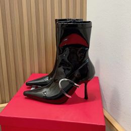 Patentierte Eclipse BT-Stiefel mit ovalem Etikett für Damen. Schwarze Stiefeletten, 9 cm Stiletto-Absatz, seitlicher Reißverschluss, Halbstiefel, luxuriöse Designer-Modestiefel mit spitzen Zehen und hohem Absatz
