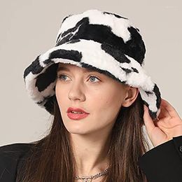 Berets Thick Cow Lamb Wool Bucket Hat Faux Fur Fisherman Hats Women Girls Outdoor Winter Warm Fluffy Caps Bowl Autumn Street