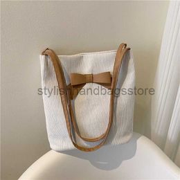 Shoulder Bags Large capacity commuting butterfly bucket bag 2023 new summer trend single shoulder crossbody design casual bag for womenstylishhandbagsstore