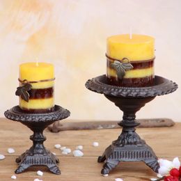 Candle Holders European-style Cast Iron Handicraft Candlestick Retro Disc-shaped Household Wedding Holder Ornament