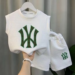 Clothing Sets Boutique Desginer Baby Boys Clothing Summer Sleevelesee Pullover Shirt And Pants 2pcs For Kids 28 Years Casual Sport Set 230803