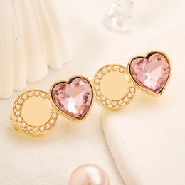 Designer Brand Letter Brooches Luxury Women Silver Plated Stainless Steel Pink Heart Crystal Rhinestone Jewellery Brooch Pearl Pin Marry Wedding Party Accessories