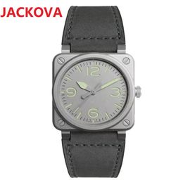 Simple Designer Famous Mens Watches Luxury Fashion Men Quartz Movement Clock Leisure Wristwatch classic atmosphere Wristwatches re3226