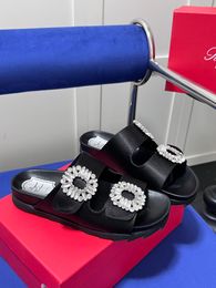2024 Womens fur Roger Run Light Strass Buckle Sandals Vivier Fabric PVC fashion flip flop sandal mules flat slippers 2023
