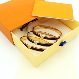 charm bracelet leather bracelet Fashion lock bracelet classic Jewellery designer bracelet flat brown brand metal for men and women lovers Jewellery gift box AAA6688