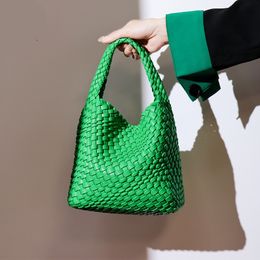 Evening Bags Woven Tote Bag for Women Vegan Leather Handbag with Purse Fashion Handmade Beach Tophandle 230804