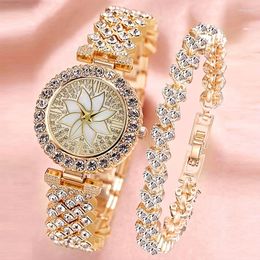 Armbanduhren Verwöhnen Sie Mutter/Freundin mit einem luxuriösen Uhrenarmband-Set mit Strassdekor – die perfekte Geschenkidee!