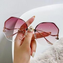 Sunglasses Irregular Round Woman Brand Designer Gradient Fashion Sun Glasses Female Rimless Metal Curved 2023