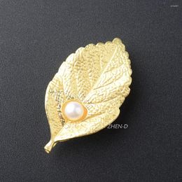 Brooches ZHEN-D Jewellery Golden Leaf-shaped Brooch Pin Real Freshwater Pearl Detail Texture Elegant Expensive Perfect Gift