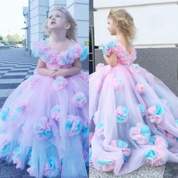 2021 Cute Ball Gown Flower Girl Dresses Ruffles Combined Colorful Hand Made Floral Baby Pageant Gowns Customize First Communion Pa3027