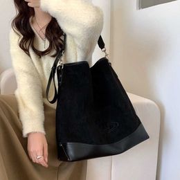 Hot Sale Hobo Bag Vivi Handbag Women Suede Wandering Single Designer Shoulder Bags Underarm Cowhide Large Capacity Mediaeval Tote 230919bj