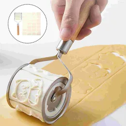 Baking Moulds DIY Cookie Mold Animal Crackers Biscuit Cutters Sturdy Cartoon Shaped Pp Household Rolling Pin Sugar