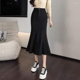 Skirts 2023 Autumn Half Skirt Women's Black Elastic High Waist Mid Length Versatile Slim Fit Fishtail