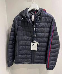 23SS inverno maschi maschi bere a strisce bianche trapunte con cappuccio con cappuccio con cappuccio con cappuccio parka cappotto con cappuccio designer mencoat lulules