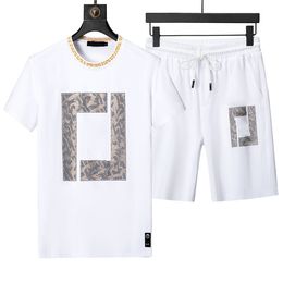 Moda Erkekler Spor Giyim Tasarımcı Mürettebat Boyun İki Parçalı Moda Kısa Kollu T-Shirt Sweat Tepeciler Yaz Summer Shorts Spor Giyim Takım Asian Boyut M-3XL HJ25