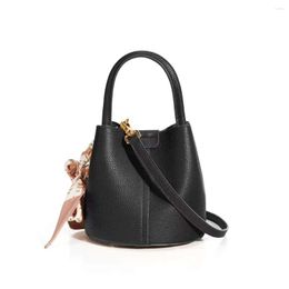 Evening Bags Senior Bag Women 2023 First Layer Cowhide Texture Niche Crossbody With All Fashion Hand Bucket