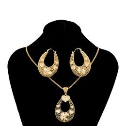 Necklace Earrings Set Nigeria Cute Clover Hollow Pendant Earring Charming And Elegant Wedding Accessories Party Gifts Selling