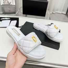 Designer women sandals quilted platform flats flats Low heels Buckle Channel slippers Ankle strap beach shoes Ccity Summer dfasd