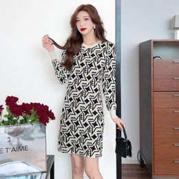 Casual Dresses Office Lady Knitted Dress Autumn Winter French Style Slim Crewneck Long Sleeve Mini Sweater For Women 2023 Elegant Fashion