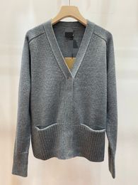 722 2023 Autumn Brand SAme Style Sweater Long Sleeve V Neck Cardigan Black Gray Fashion Womens Clothes High Quality Womens fengji6