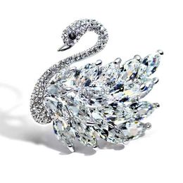 Pins Brooches Austrian Crystal Jewellery 2021 latest style Clothing accessories fashion crystal n OL Brooch pin for women HKD230807