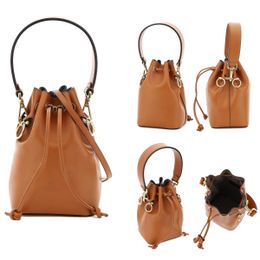 Womens men Luxury CrossBody Clutch Bags 7A quality top handle weekend Shoulder Bags high capacity Tote shop hand bag pochette embossed Designer Drawstring Beach bag