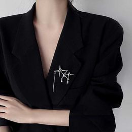 Pins Brooches Retro Fashion Brooch Women's Suit Dress Brooch 2023 Personalized Trend Jewelry HKD230807