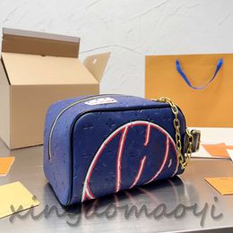 Basketball printing Women cosmetic bags famous makeup bag travel pouch make up bags ladies cluch purses organizador toiletry handbag 799926