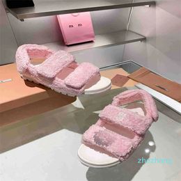 2023- Designer Luxury Winter Fish Man Shoes Style Pink Woman Shoes Fur Slippers Trendy Fur Slides Fluffy Shearling Wool Flat Outdoor Size EUR 35-40