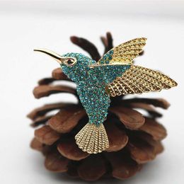 Pins Brooches Retro Cute Hummingbird Brooch Female Corsage Coat Pin Brooch Jewellery for Women Wedding Party Accessories HKD230807