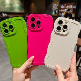 Fashion Cute Solid Curly Wave Phone Case For iPhone 14 13 12 11 Pro Max X XR XS 8 7 Plus SE 2022 Soft Shockproof Bumper Cover