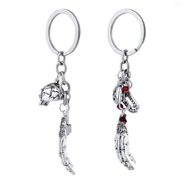 Keychains 2 Pcs Universal Key Ring Ghost Claw Keychain Stylish Metal Halloween Alloy Bag Pendant Car Decoration