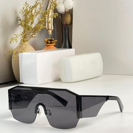 Sunglasses 2023 Trending Women's Men Designer Shield Super Cool Classic For Female UV400 Vintage Glasses