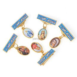 Pins Brooches 5 Pcs/Lot Virgin Mary Jesus Small Brooches Random Pictures For Women Fashion Brooch Bag Pin Women Gifts Religious Jewelry HKD230807