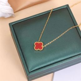 18K Gold Plated Necklaces Luxury Designer Necklace Flowers Four-leaf Clover Cleef Fashional Pendant Necklace Wedding Party Jewelry 8UFD