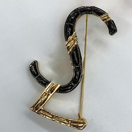 Women Designer Metal Brooch S Letter Simple 18K Gold Plated Fashion Trend Accessories Pins Party Jewellery